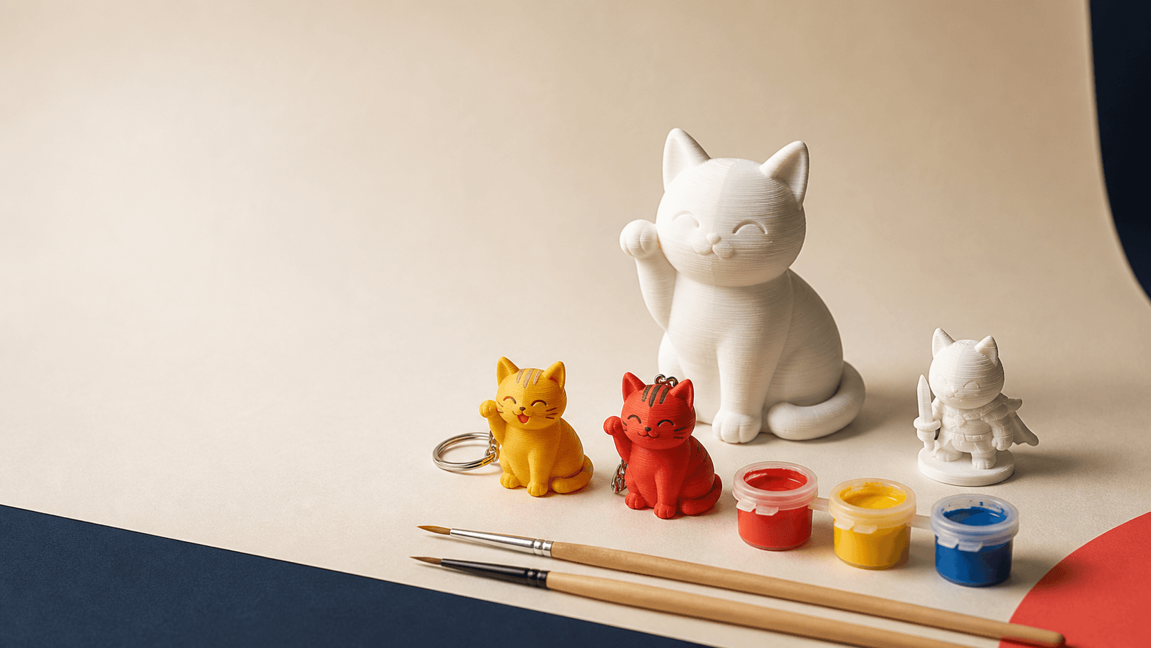 Gatinhos impressos em 3D, tintas e pincéis no atelier InovaVida 3D